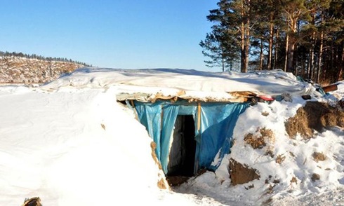Người dựng hầm, uống rượu sống cô độc giữa 'Bắc Cực Trung Quốc'
